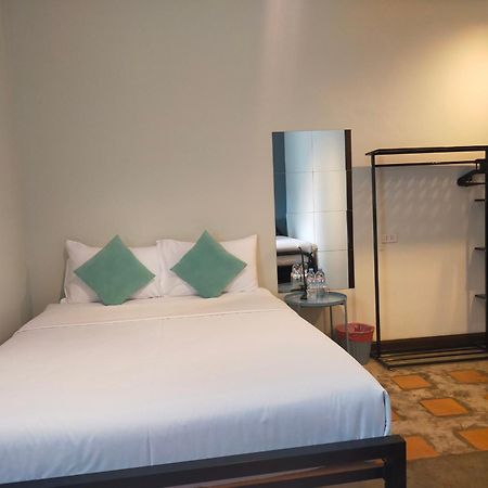 Baan Wangderm Hotel バンコク都 エクステリア 写真